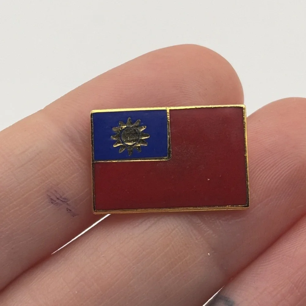 Vintage Taiwan‎ Flag Country Asia Lapel Hat Pin